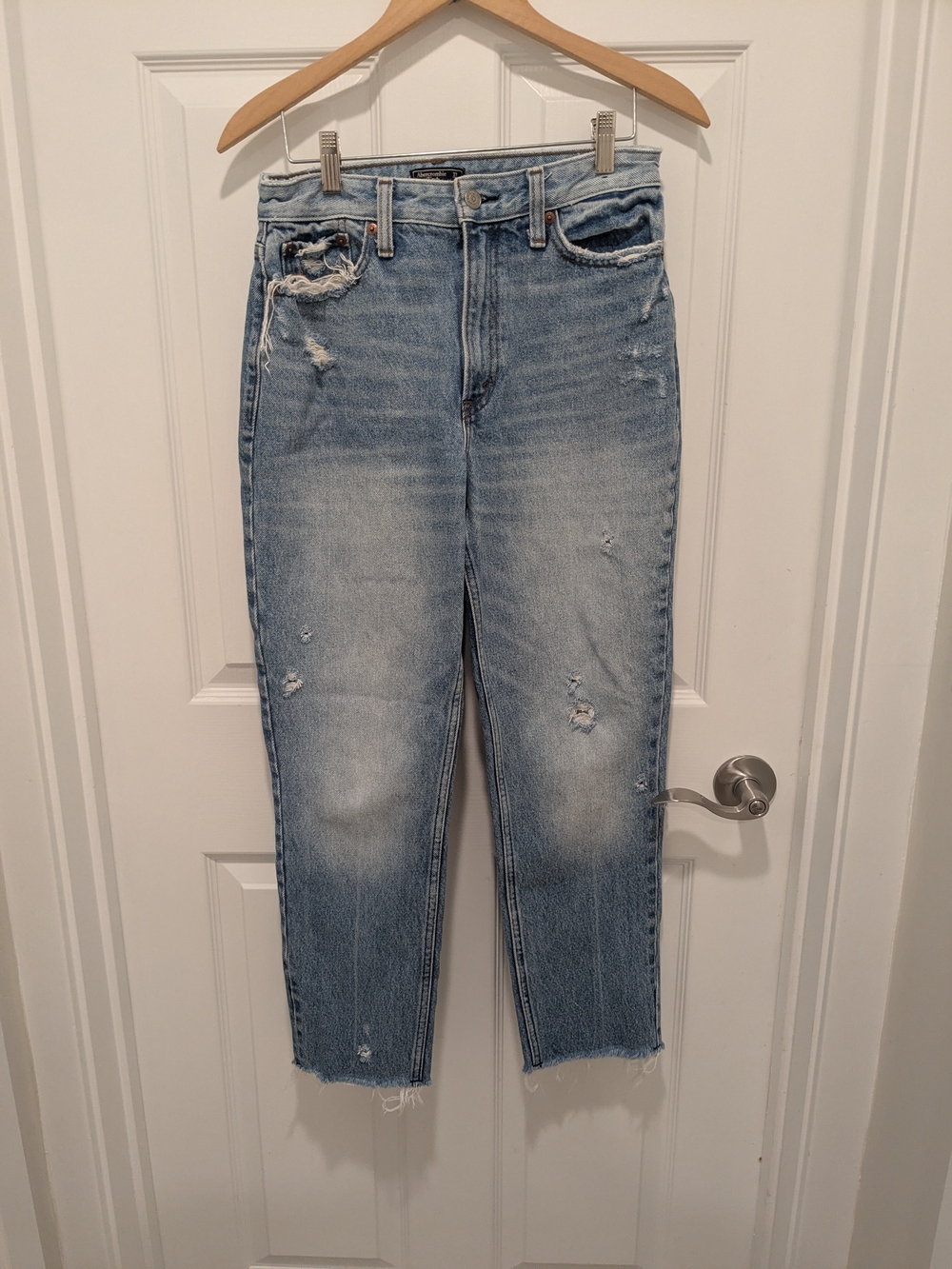 Abercrombie & Fitch "Mom Jeans"
